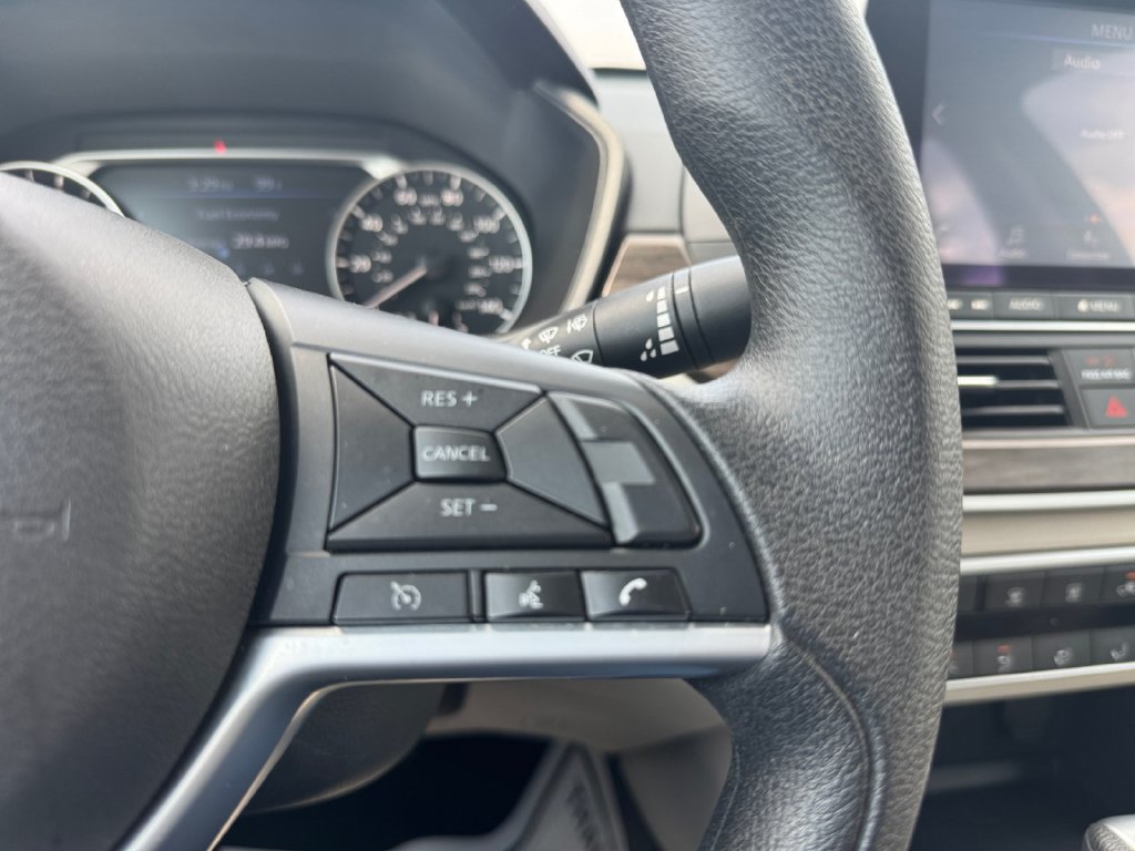 Used 2025 Nissan Altima 2.5 SV FWD image 37