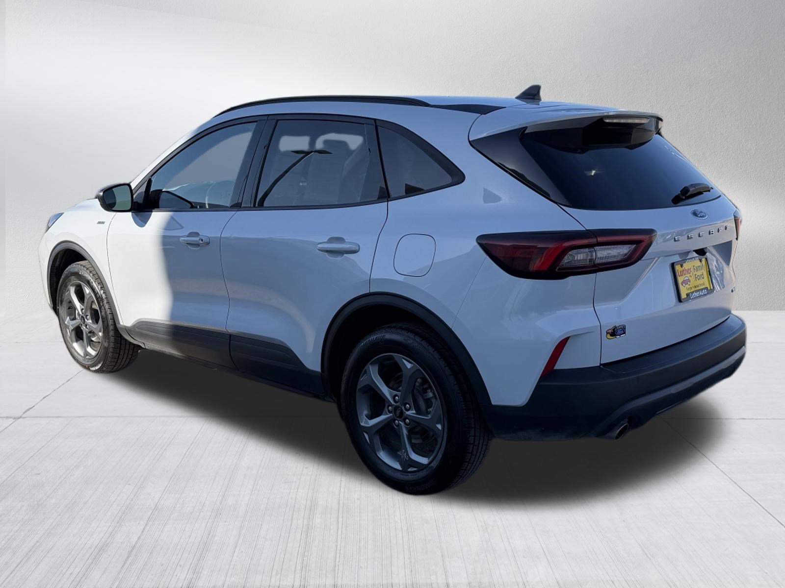Certified 2025 Ford Escape ST-Line AWD/4WD image 3