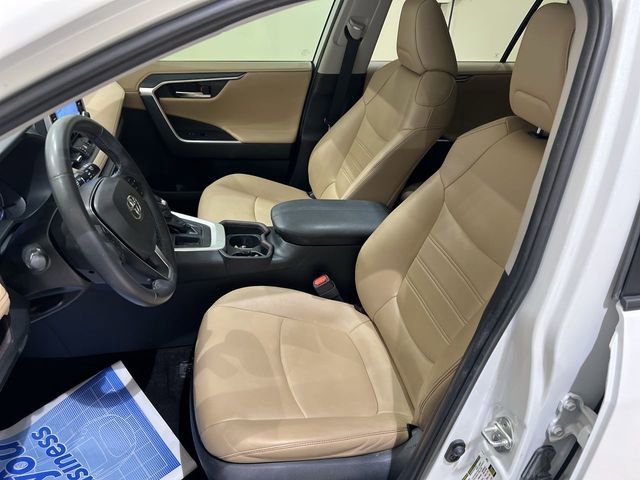 Used 2019 Toyota RAV4 Limited image 19