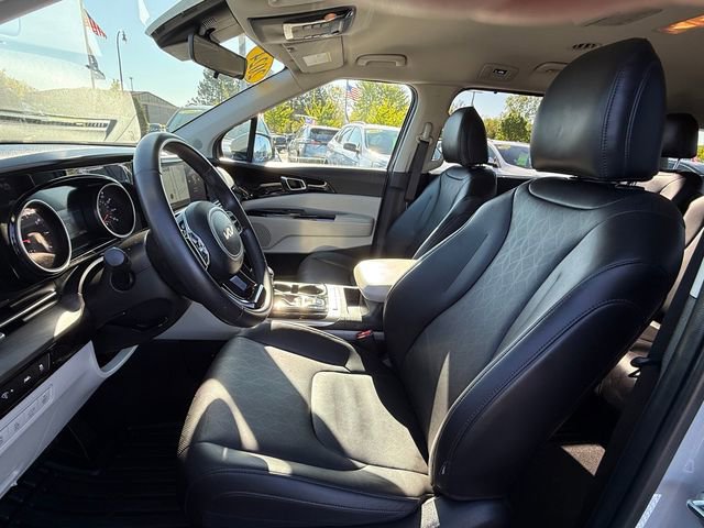 Used 2024 Kia Carnival EX FWD image 6