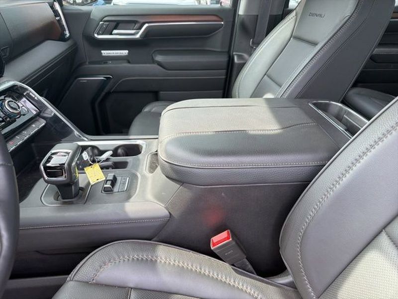 Used 2024 GMC Sierra 1500 Denali AWD/4WD image 9