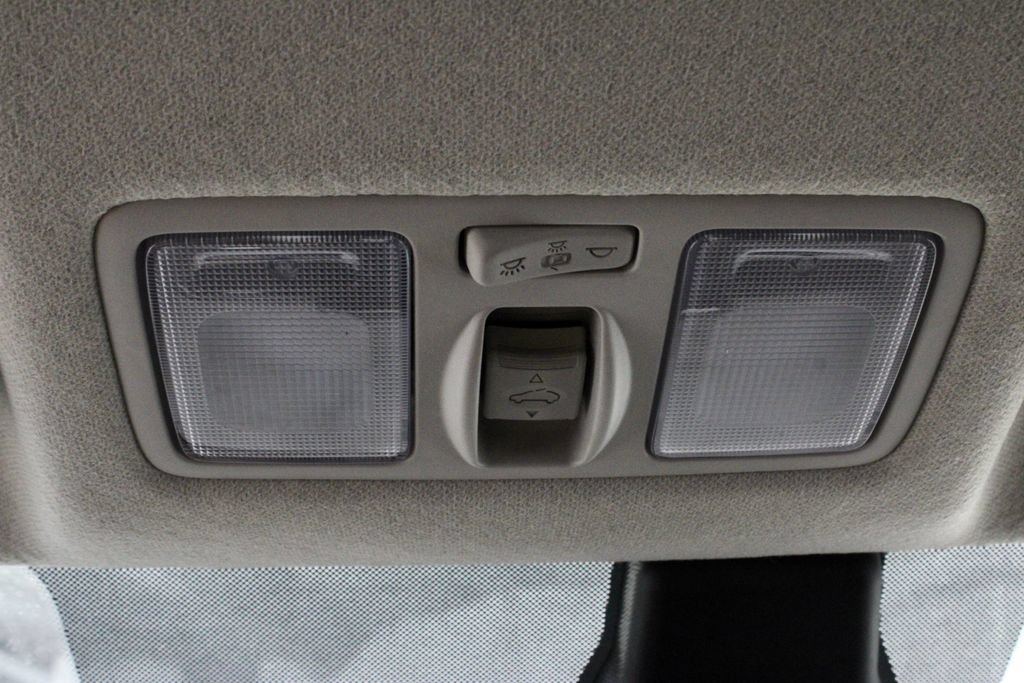 Used 2025 Hyundai Venue SEL FWD image 31