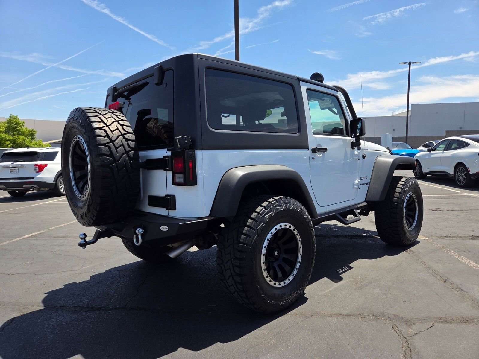 Used 2018 Jeep Wrangler Sport w/ Connectivity Group AWD/4WD image 6