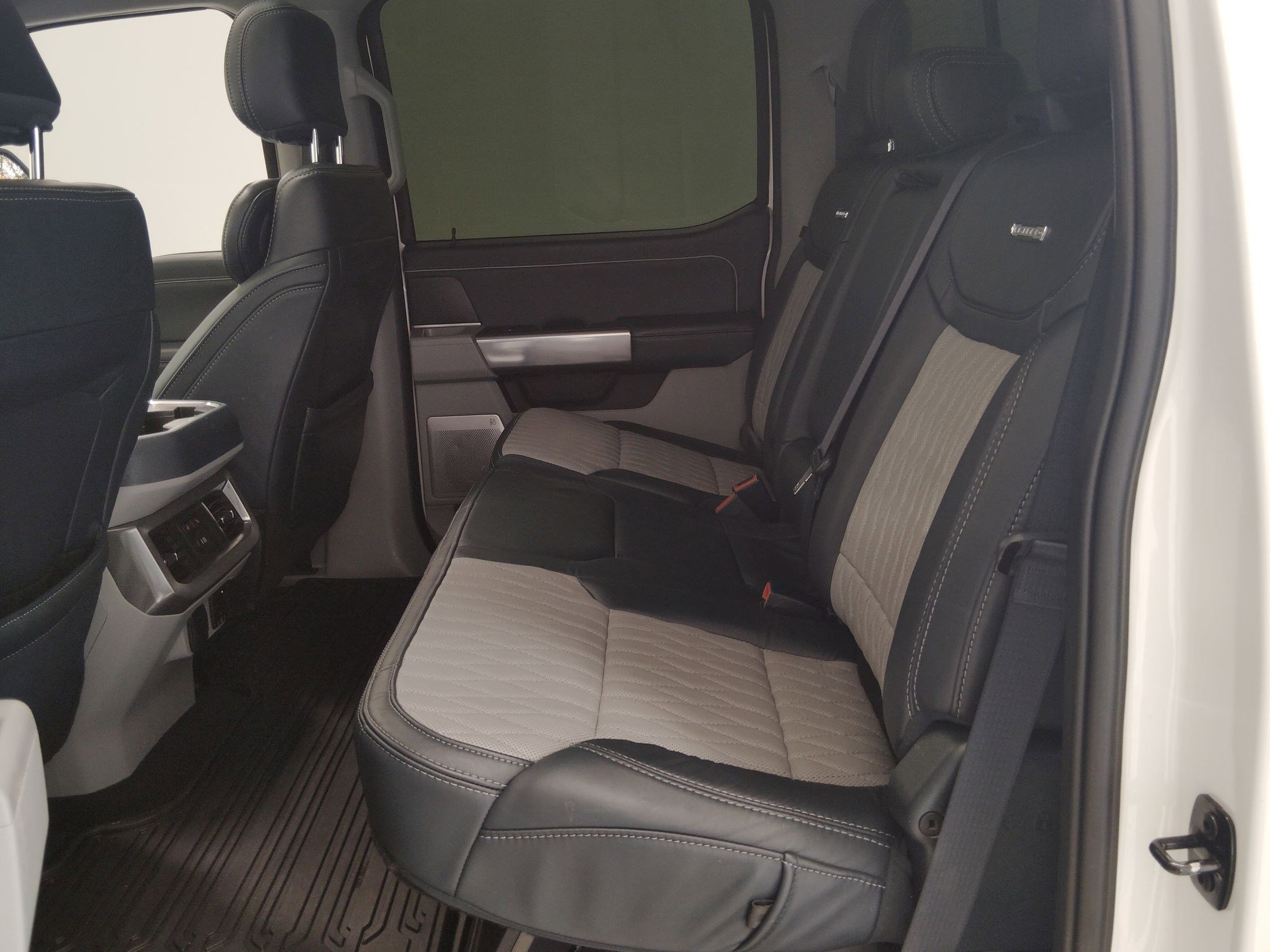 Certified 2024 Ford F250 Limited w/ FX4 Off-Road Package image 12