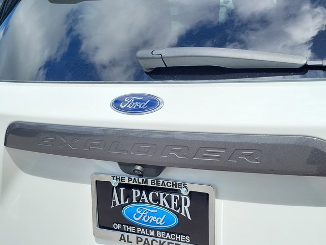 Certified 2022 Ford Explorer XLT w/ Equipment Group 202A image 10