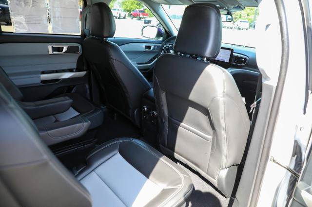 Certified 2024 Ford Explorer XLT w/ XLT Sport Appearance Package AWD/4WD image 36