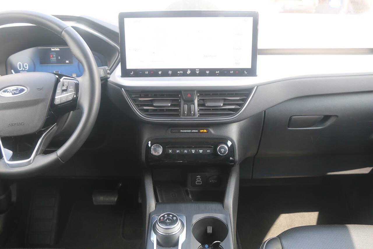 Certified 2024 Ford Escape Platinum AWD/4WD image 22