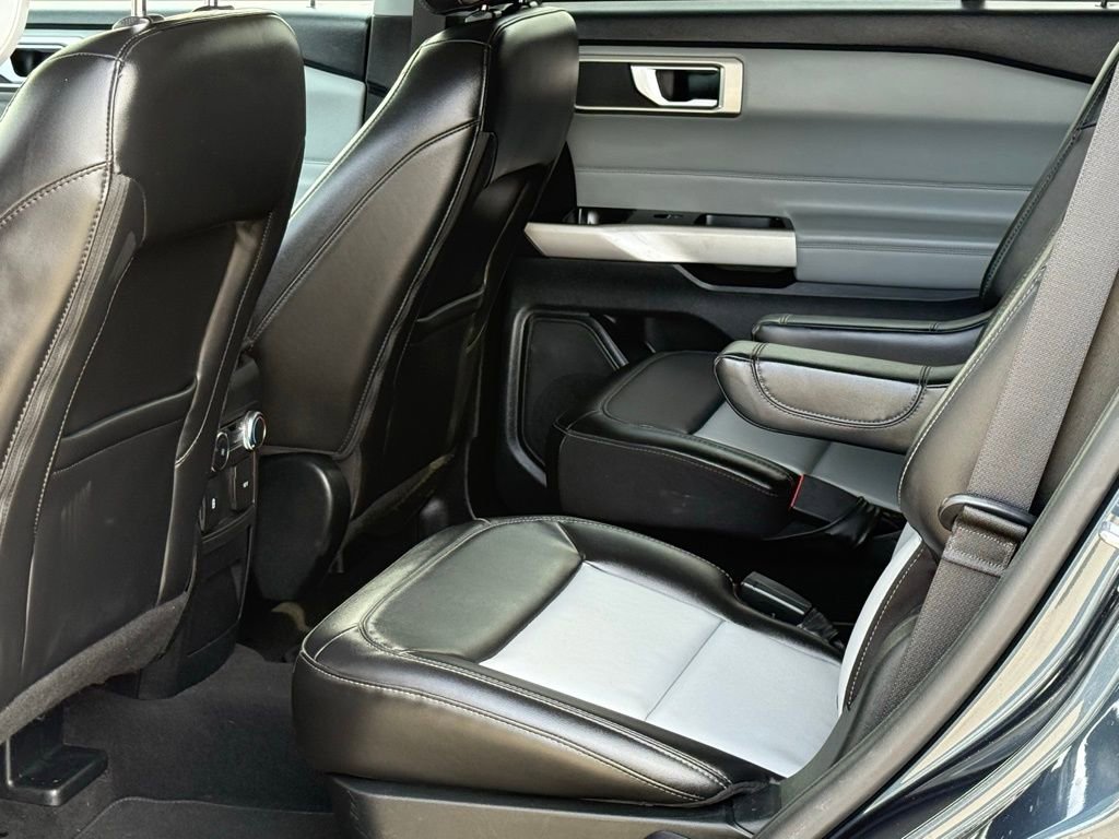 Certified 2022 Ford Explorer XLT w/ Equipment Group 202A image 8