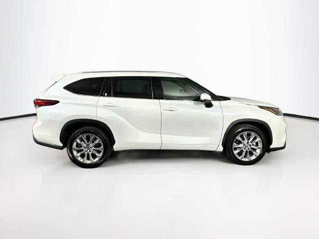 Used 2021 Toyota Highlander Limited FWD image 26