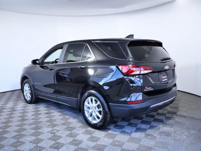 Used 2023 Chevrolet Equinox LT image 2