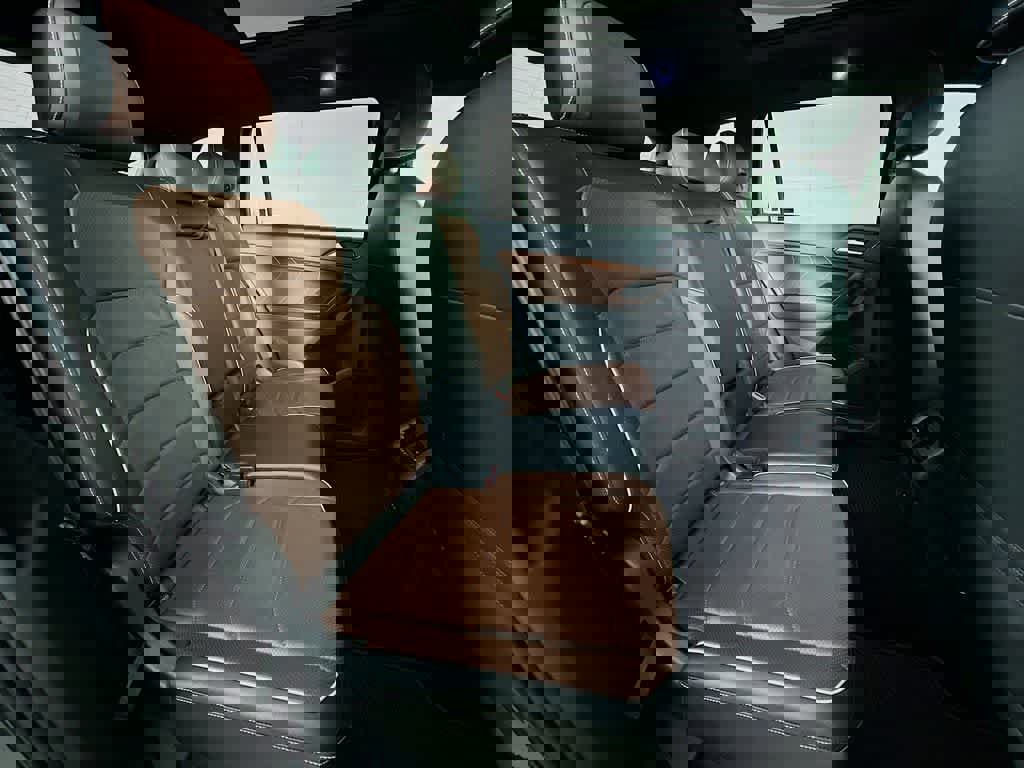 Used 2022 Volkswagen Tiguan SEL R-Line image 32