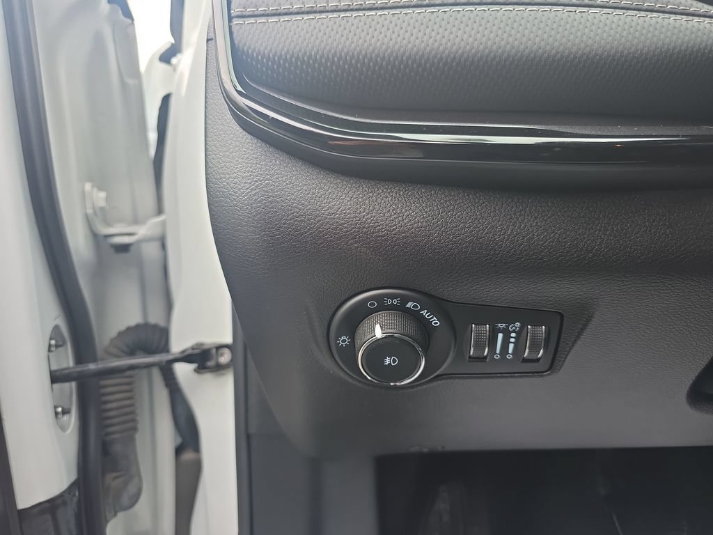 Used 2022 Jeep Compass Latitude FWD image 23