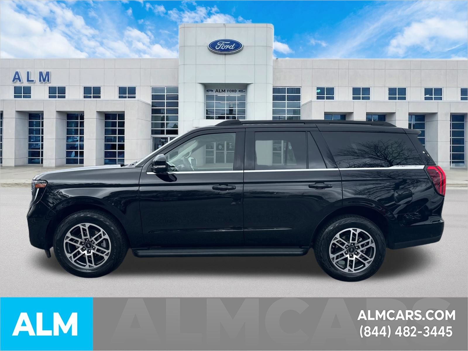 Certified 2025 Ford Expedition Active AWD/4WD image 9