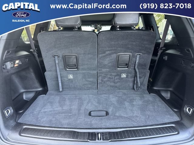 Used 2025 Jeep Grand Cherokee L Limited w/ Black Appearance Package AWD/4WD image 16