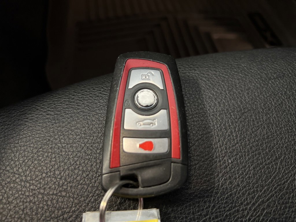 Used 2018 BMW 330i xDrive Sedan w/ Convenience Package image 34