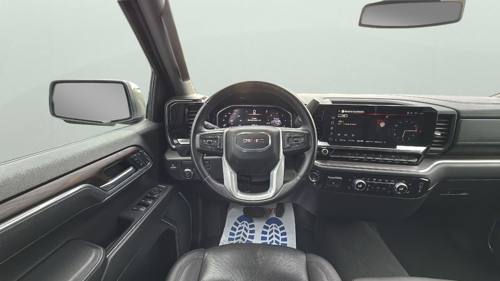 Used 2025 GMC Sierra 1500 SLT image 13