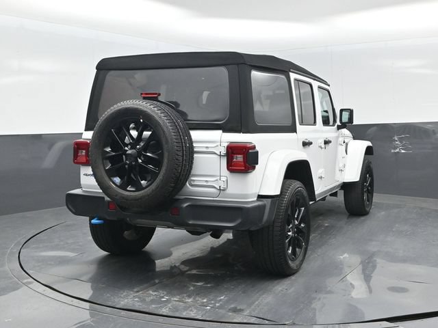 Used 2023 Jeep Wrangler Unlimited Sahara w/ Cold Weather Group AWD/4WD image 18