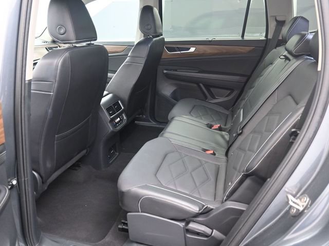 Used 2024 Volkswagen Atlas SE AWD/4WD image 17
