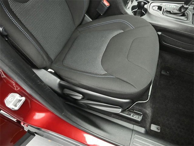 Used 2019 Jeep Cherokee Latitude w/ Cold Weather Group image 47