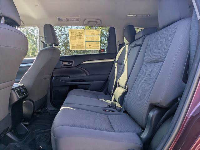 Used 2017 Toyota Highlander LE image 13
