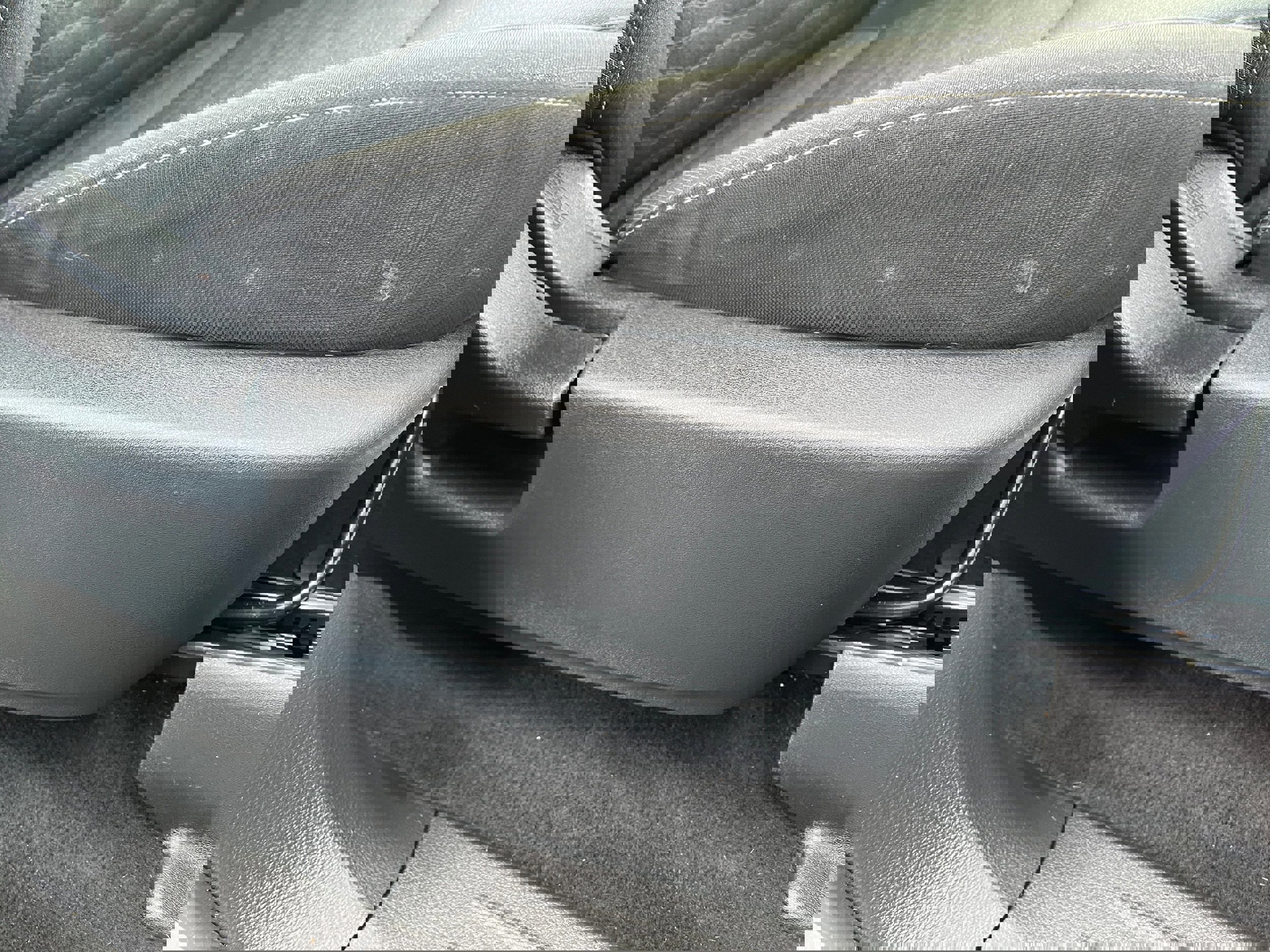 Used 2022 Nissan Pathfinder SV image 18