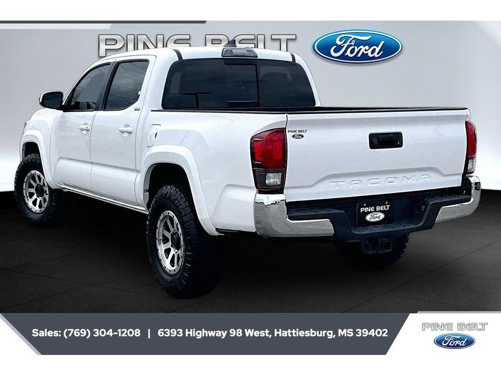 Used 2018 Toyota Tacoma SR5 RWD image 2