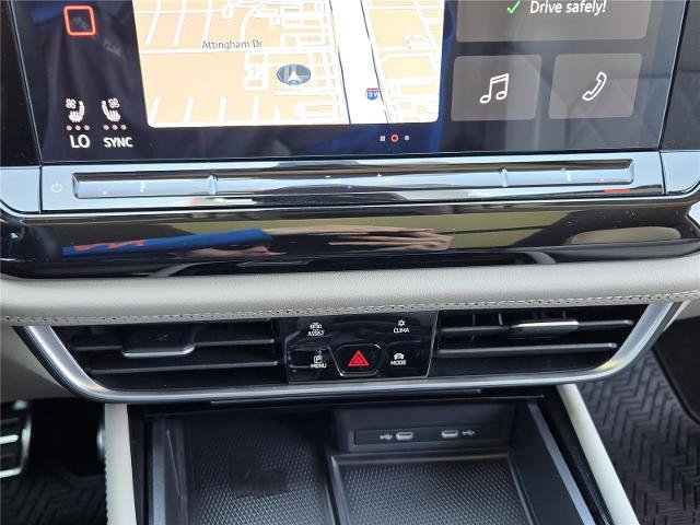 Used 2024 Volkswagen Atlas SEL Premium R-Line AWD/4WD image 18
