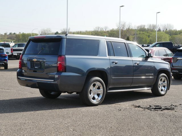 Used 2020 Chevrolet Suburban Premier AWD/4WD image 3