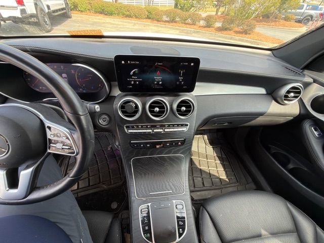 Used 2022 Mercedes-Benz GLC 300 4MATIC image 2