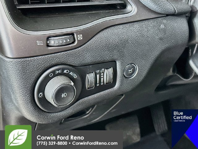 Used 2021 Jeep Cherokee Latitude Lux w/ Comfort/Convenience Group AWD/4WD image 14