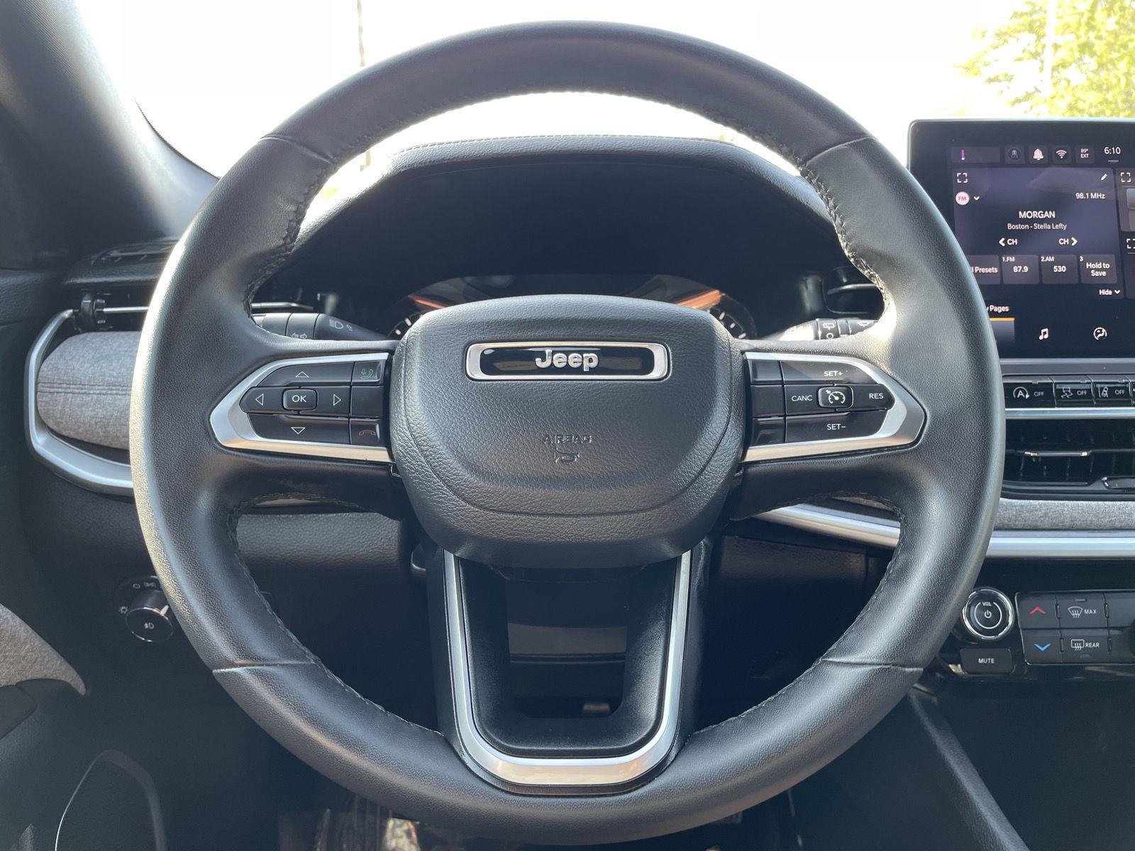 Used 2024 Jeep Compass Latitude AWD/4WD image 11