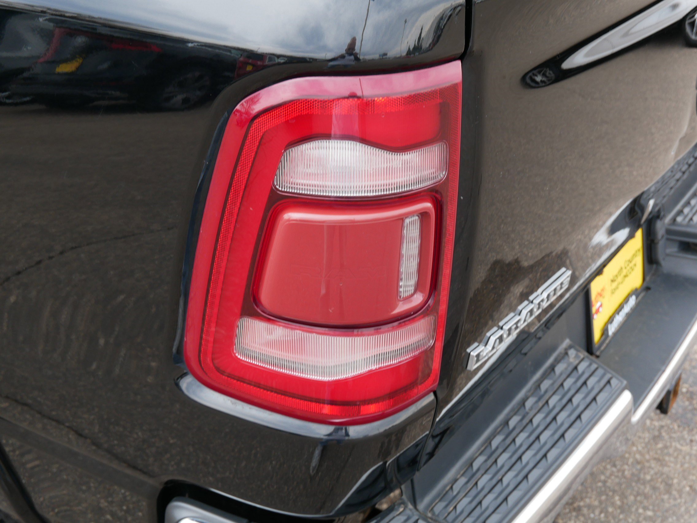 Used 2020 RAM 1500 Laramie AWD/4WD image 17