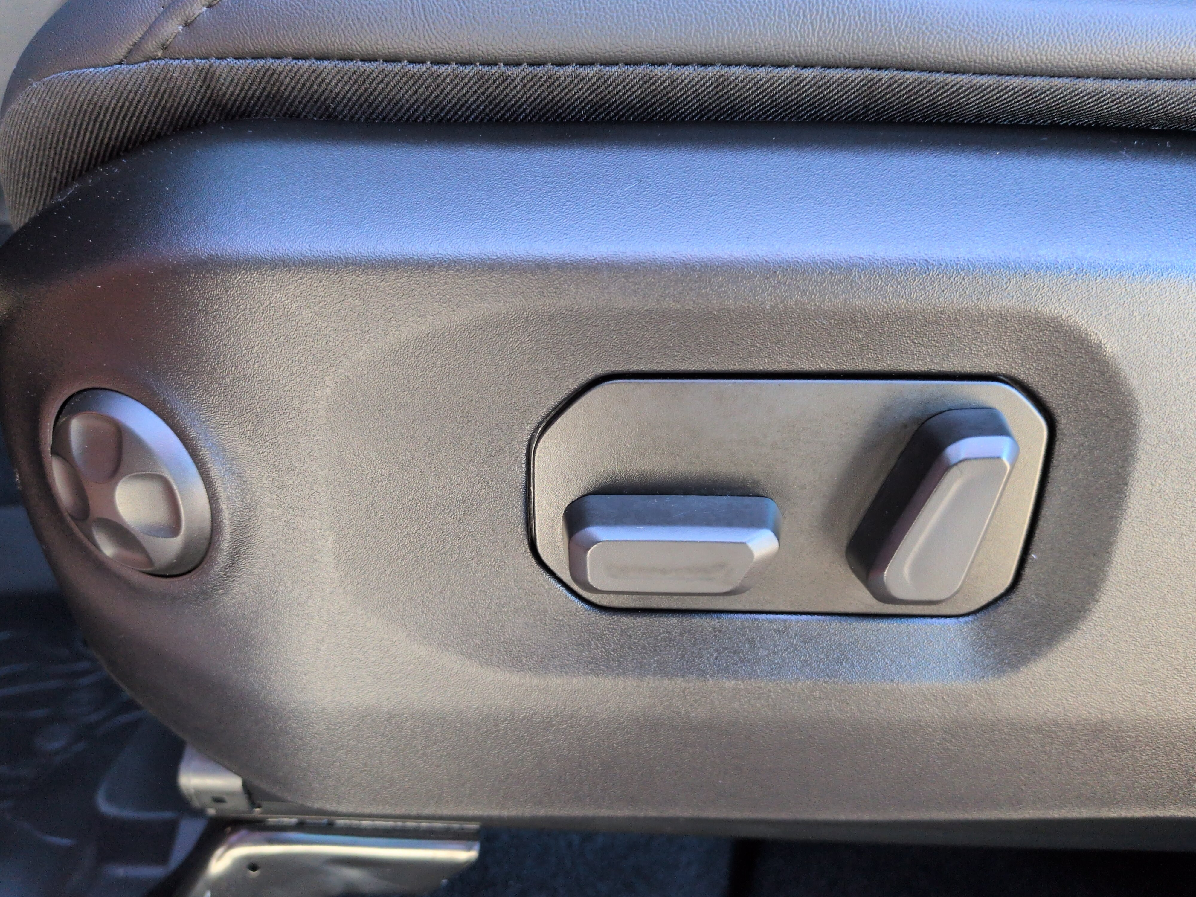 Used 2025 Jeep Wrangler Unlimited Rubicon AWD/4WD image 29
