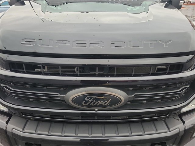 Certified 2022 Ford F350 XLT w/ Black Appearance Package image 8