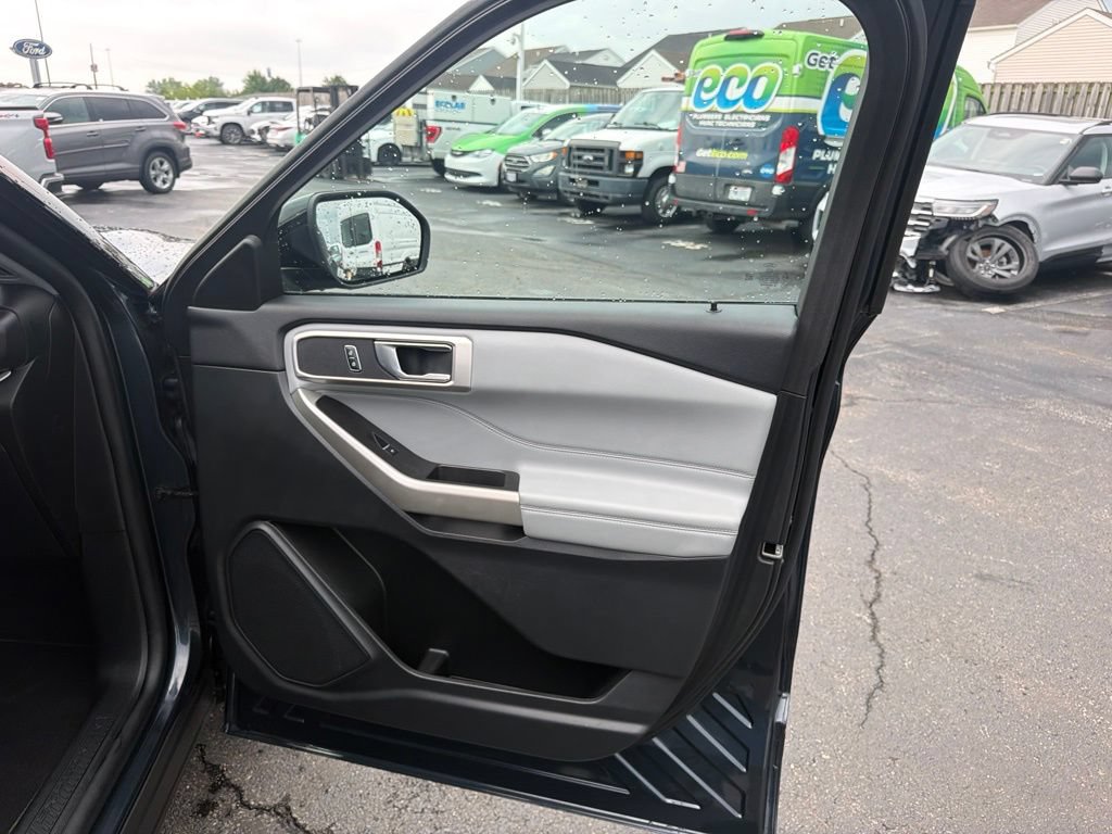 Certified 2023 Ford Explorer XLT w/ Equipment Group 202A AWD/4WD image 40