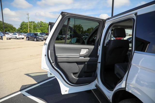 Certified 2025 Ford Expedition Active AWD/4WD image 29