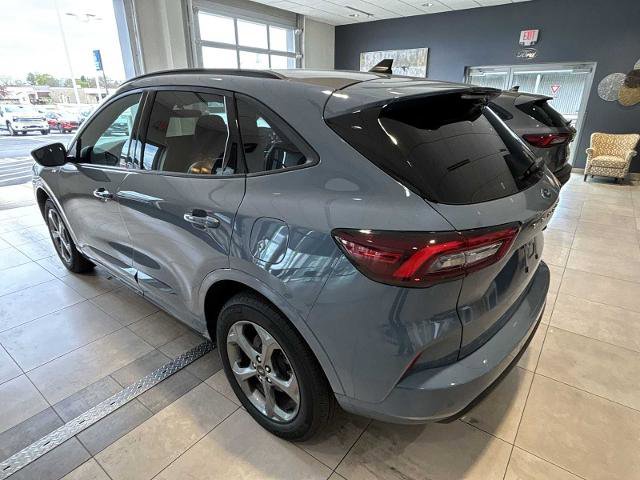 Certified 2024 Ford Escape ST-Line w/ Tech Pack #1 AWD/4WD image 5
