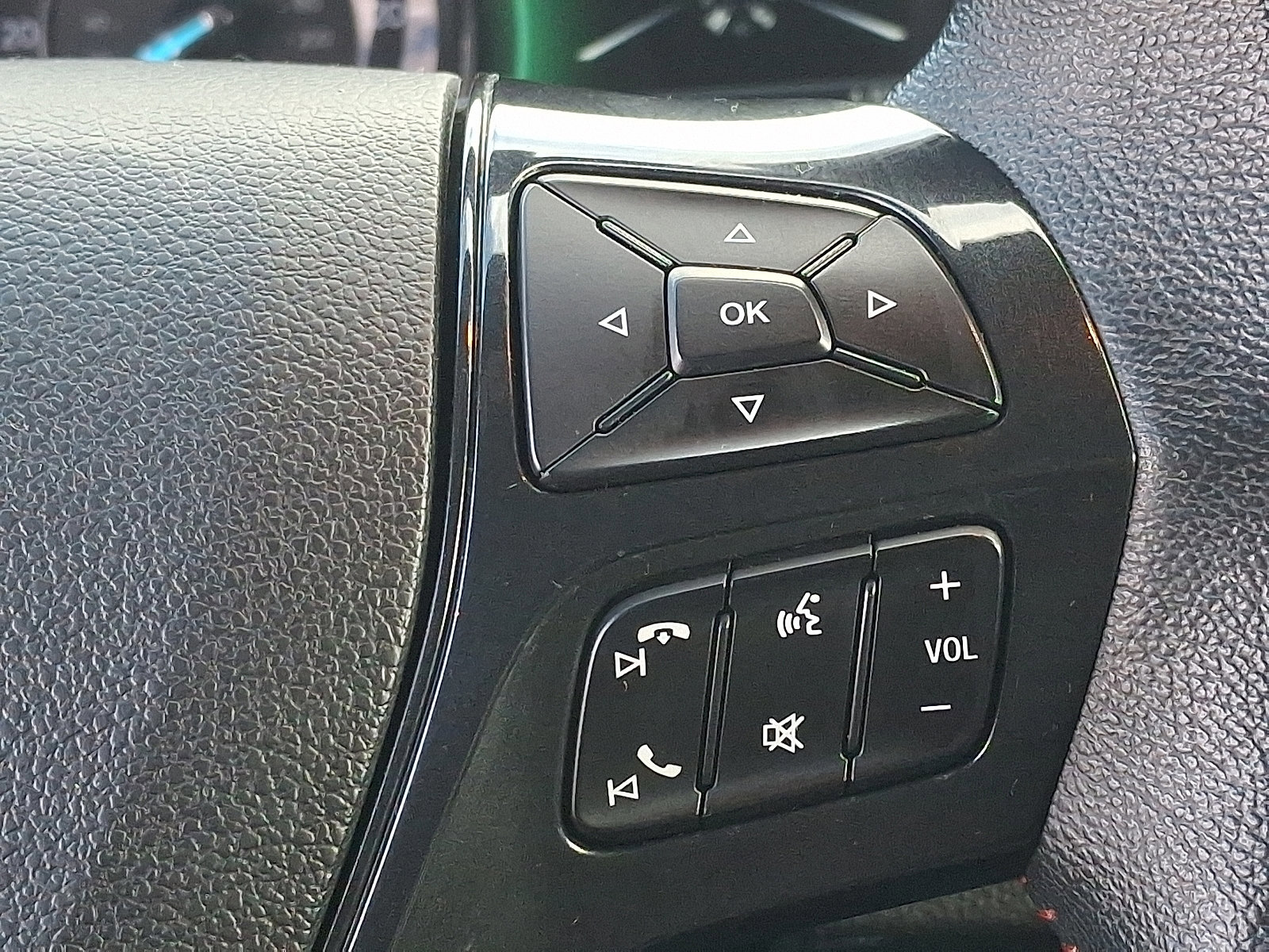 Certified 2018 Ford Explorer Sport image 22