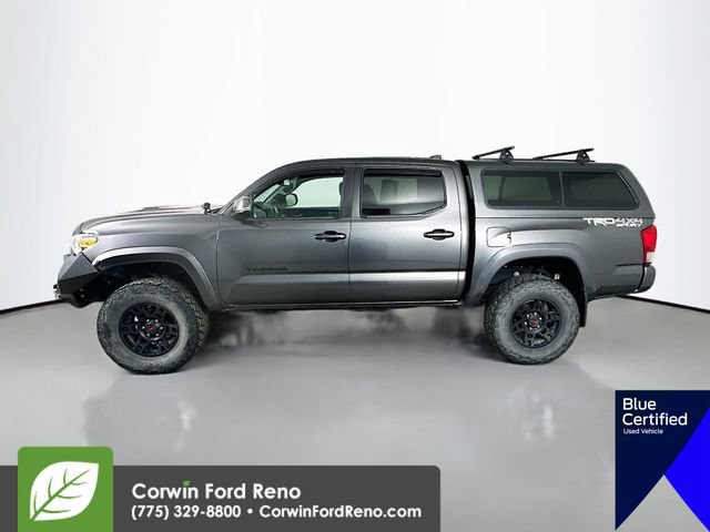 Used 2017 Toyota Tacoma TRD Sport AWD/4WD image 4