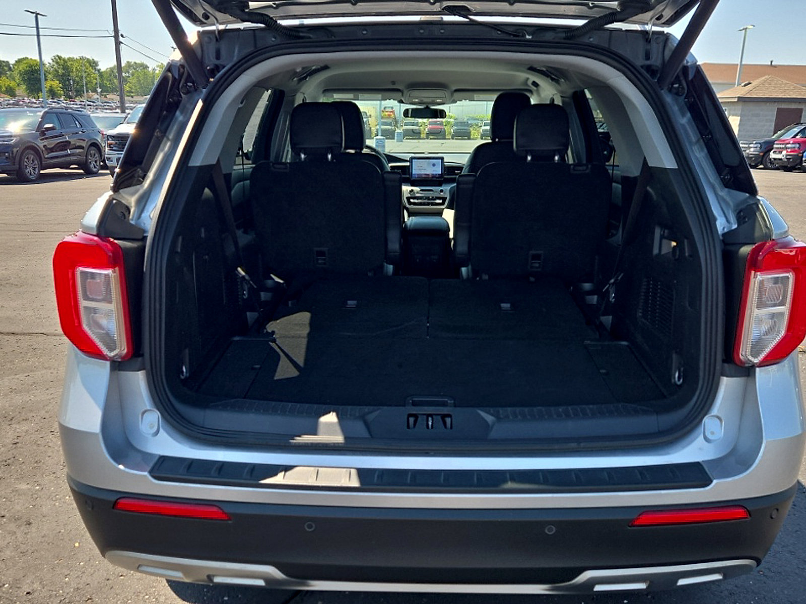 Certified 2024 Ford Explorer XLT w/ Equipment Group 202A AWD/4WD image 23