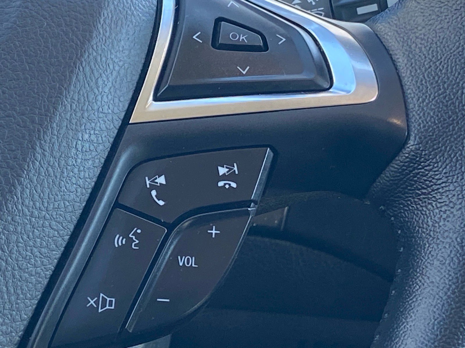 Certified 2022 Ford Edge SEL w/ Convenience Package AWD/4WD image 9