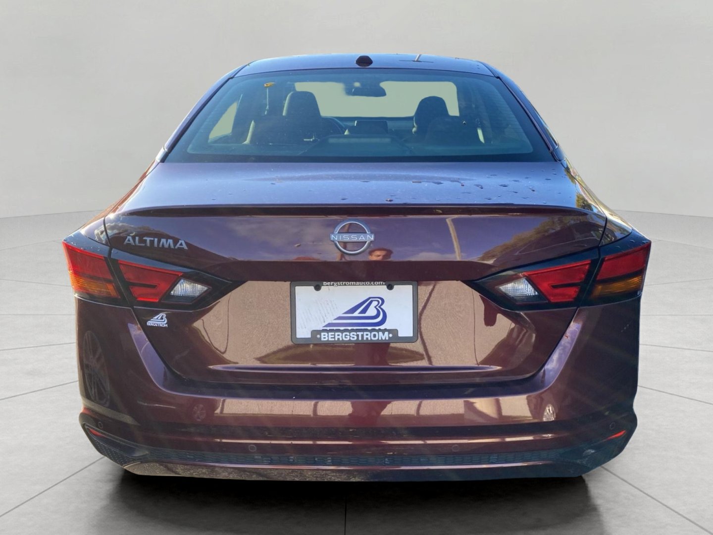 Used 2025 Nissan Altima 2.5 SV FWD image 9