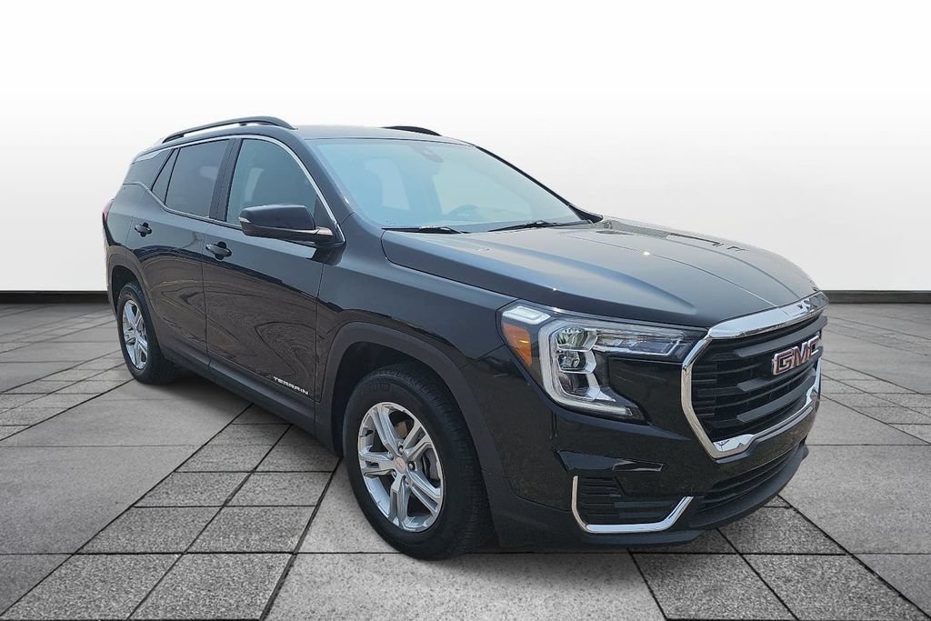 Used 2023 GMC Terrain SLE w/ Driver Convenience Package FWD image 3