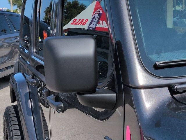 Used 2019 Jeep Wrangler Unlimited Sahara AWD/4WD image 12