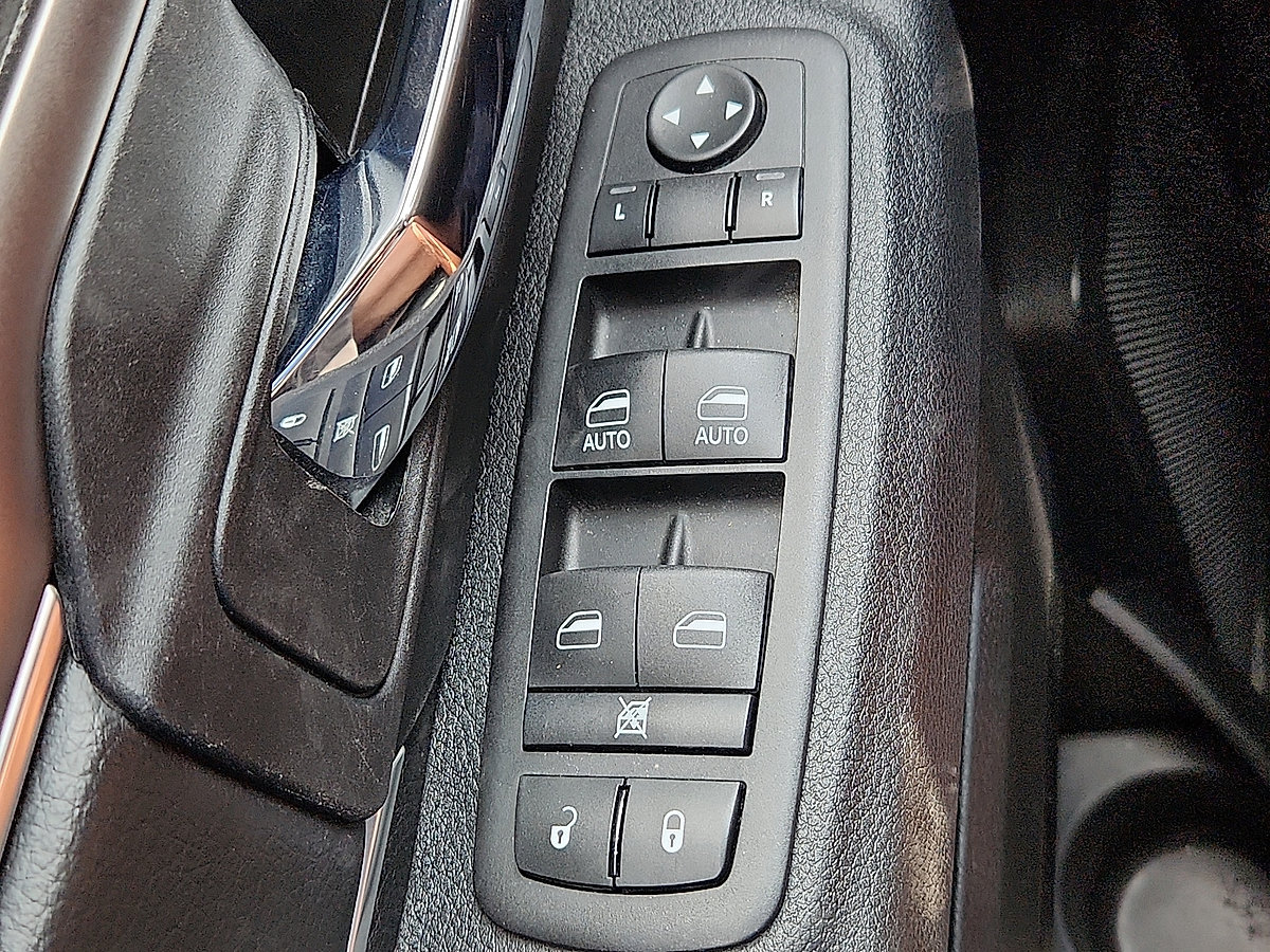 Used 2024 RAM 1500 Warlock AWD/4WD image 9