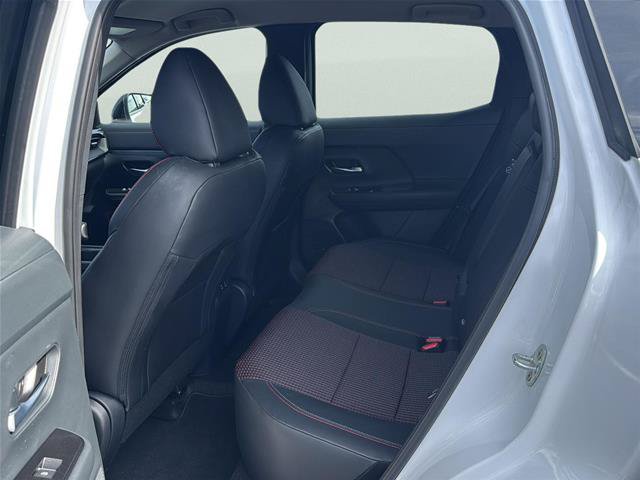 Used 2026 Nissan Kicks SR FWD image 16