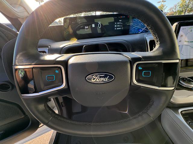 Certified 2025 Ford Expedition Active AWD/4WD image 20