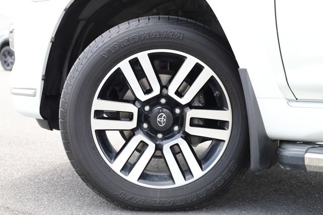 Used 2022 Toyota 4Runner Limited AWD/4WD image 2