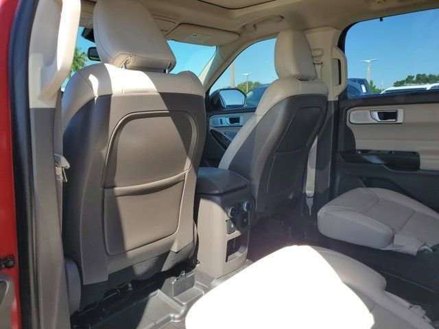 Certified 2020 Ford Explorer Platinum w/ Premium Technology Package image 15