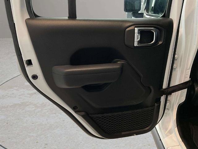 Used 2026 Jeep Wrangler Unlimited Rubicon AWD/4WD image 17
